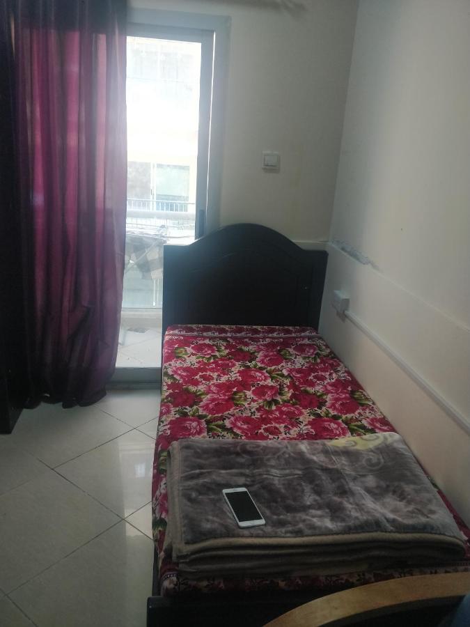 Furnished Apartment Dubái Exterior foto